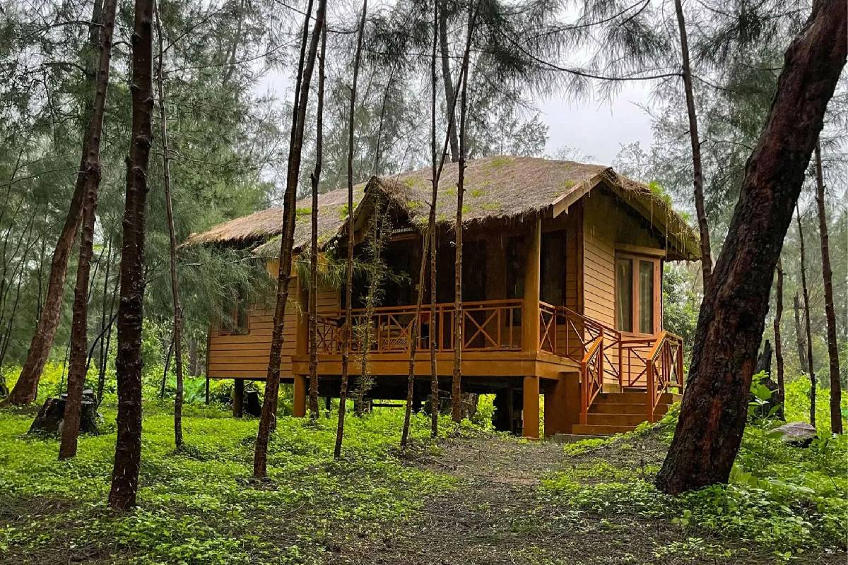 Group Stays in Malvan